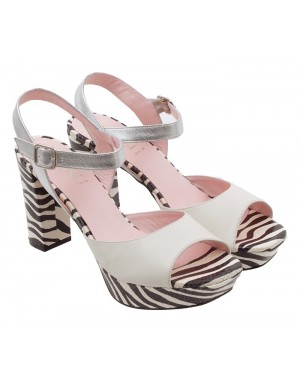 Disponible sólo en tienda física 5585D Crema